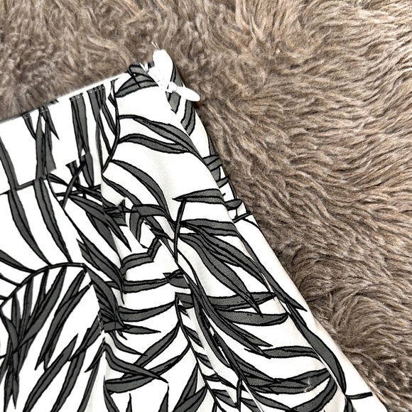 1. State High-Waist Shorts - Picture 4 of 10